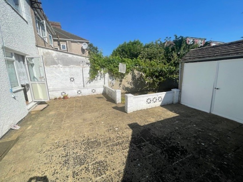 Images for Parkfield Drive, Northolt EAID: BID:Harrow Branch
