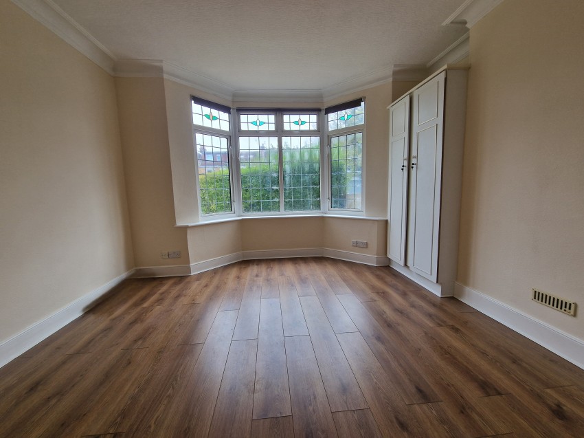 Images for Pinner View, Harrow EAID: BID:Harrow Branch