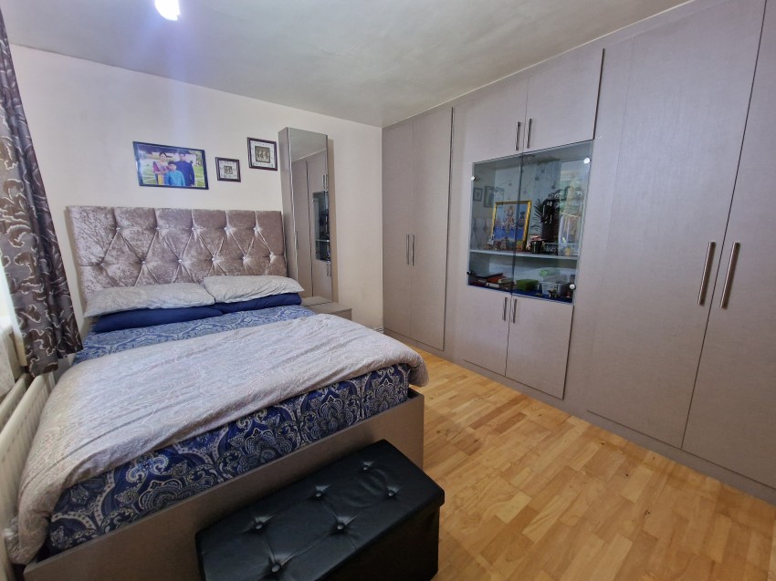 Images for Longley Avenue, Wembley EAID: BID:Harrow Branch