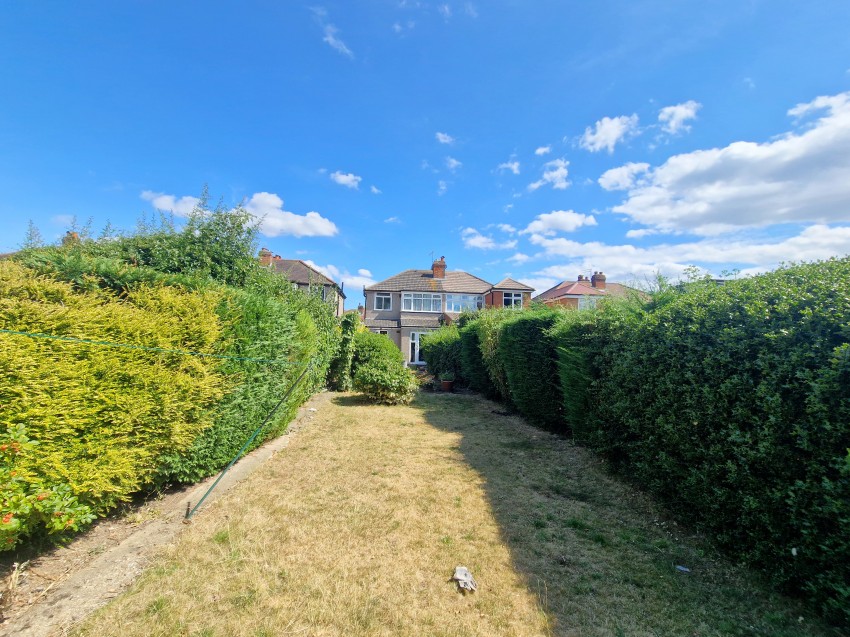 Images for Wood End Gardens, Northolt EAID: BID:Harrow Branch