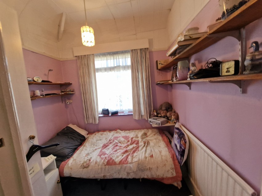 Images for Wood End Gardens, Northolt EAID: BID:Harrow Branch