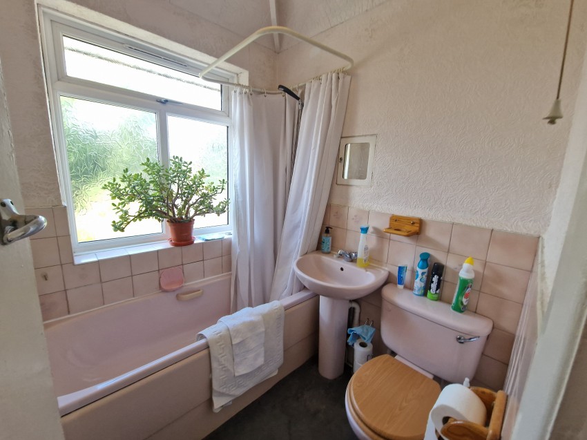 Images for Wood End Gardens, Northolt EAID: BID:Harrow Branch