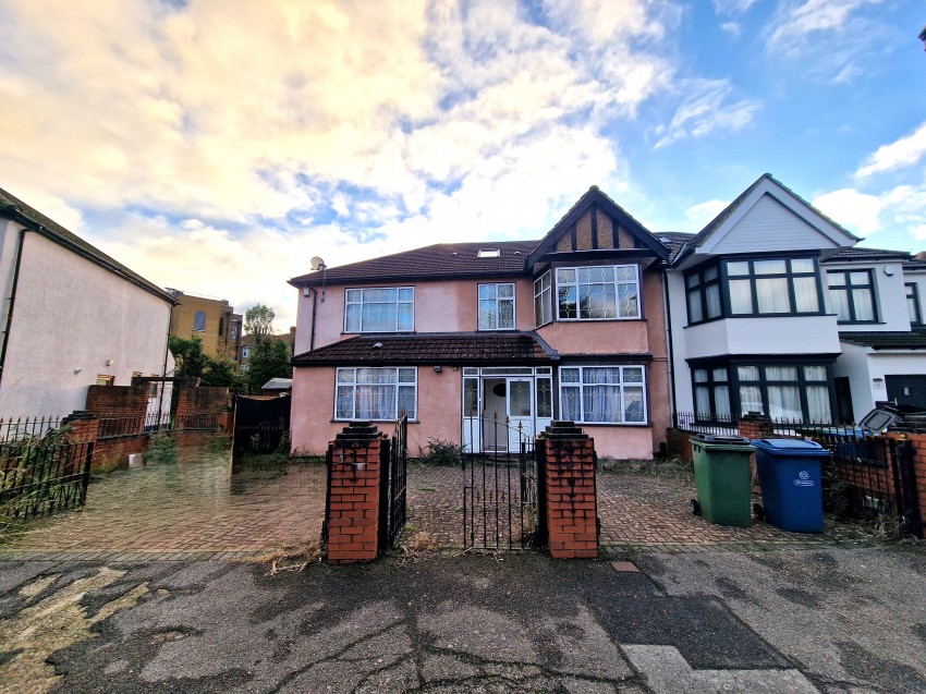 Images for Kenton Park Close, Harrow EAID: BID:Harrow Branch