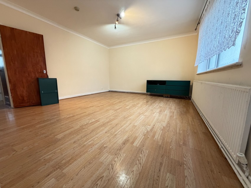 Images for Atherton Heights, Wembley EAID: BID:Harrow Branch