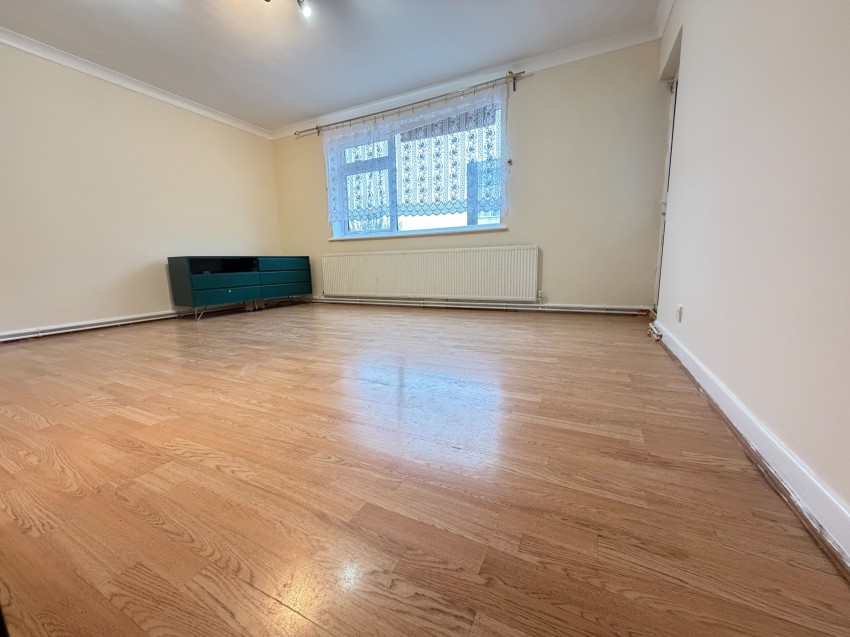 Images for Atherton Heights, Wembley EAID: BID:Harrow Branch