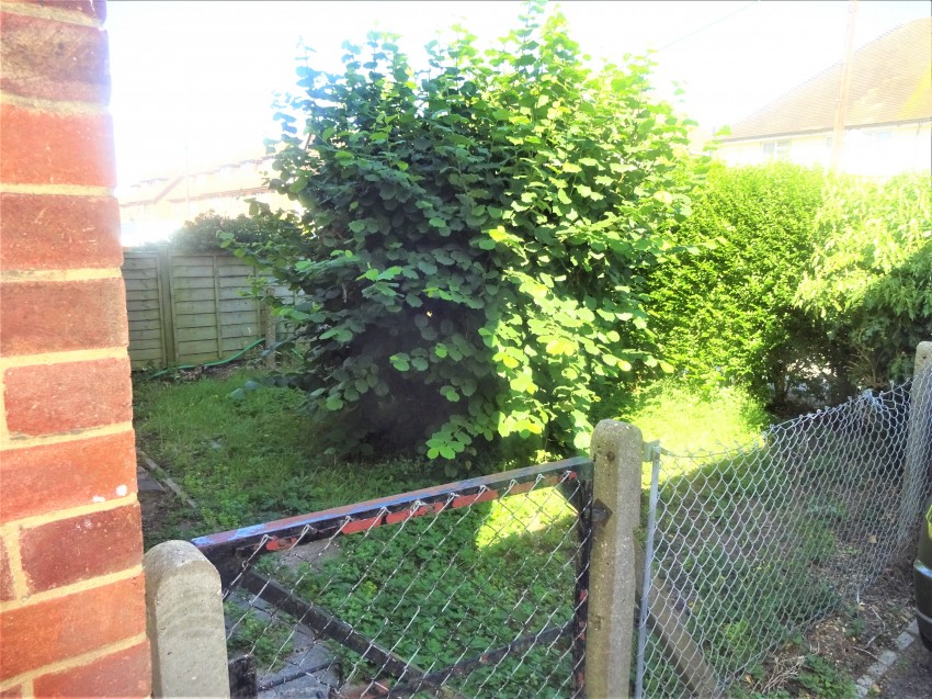 Images for Viola Avenue, Staines-upon-Thames EAID: BID:Harrow Branch