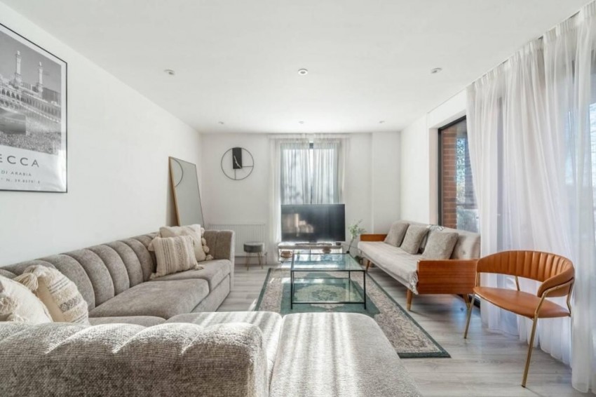 Images for La Reve, 19 High Street, Wealdstone, Wealdstone, Harrow, Middlesex, HA3 EAID:Majorestates BID:Majorestates