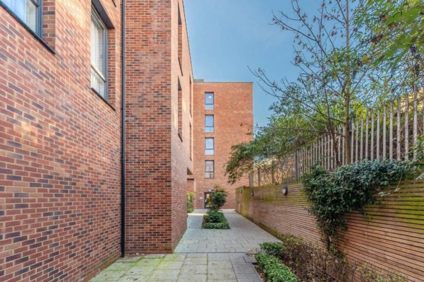 Images for La Reve, 19 High Street, Wealdstone, Wealdstone, Harrow, Middlesex, HA3 EAID:Majorestates BID:Majorestates