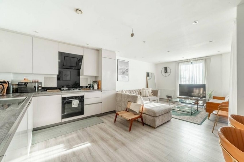 Images for La Reve, 19 High Street, Wealdstone, Wealdstone, Harrow, Middlesex, HA3 EAID:Majorestates BID:Majorestates